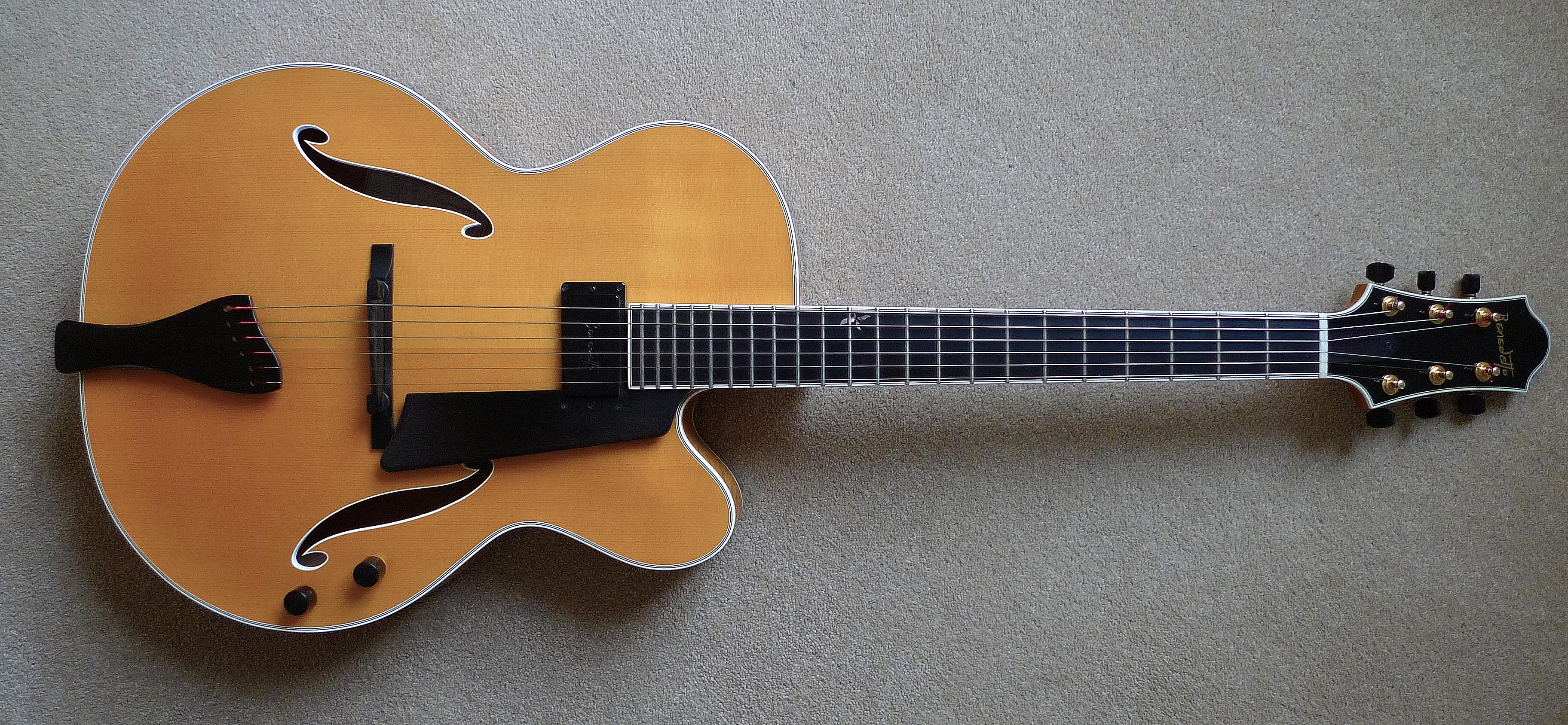 Gitar Archtop